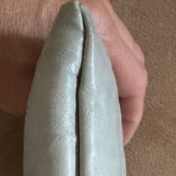 Vera Wang Wristlet mini - Picture 6 of 7